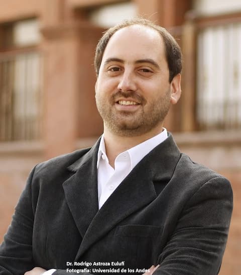 Dr. Rodrigo Astroza Eulufí de la Universidad de los Andes